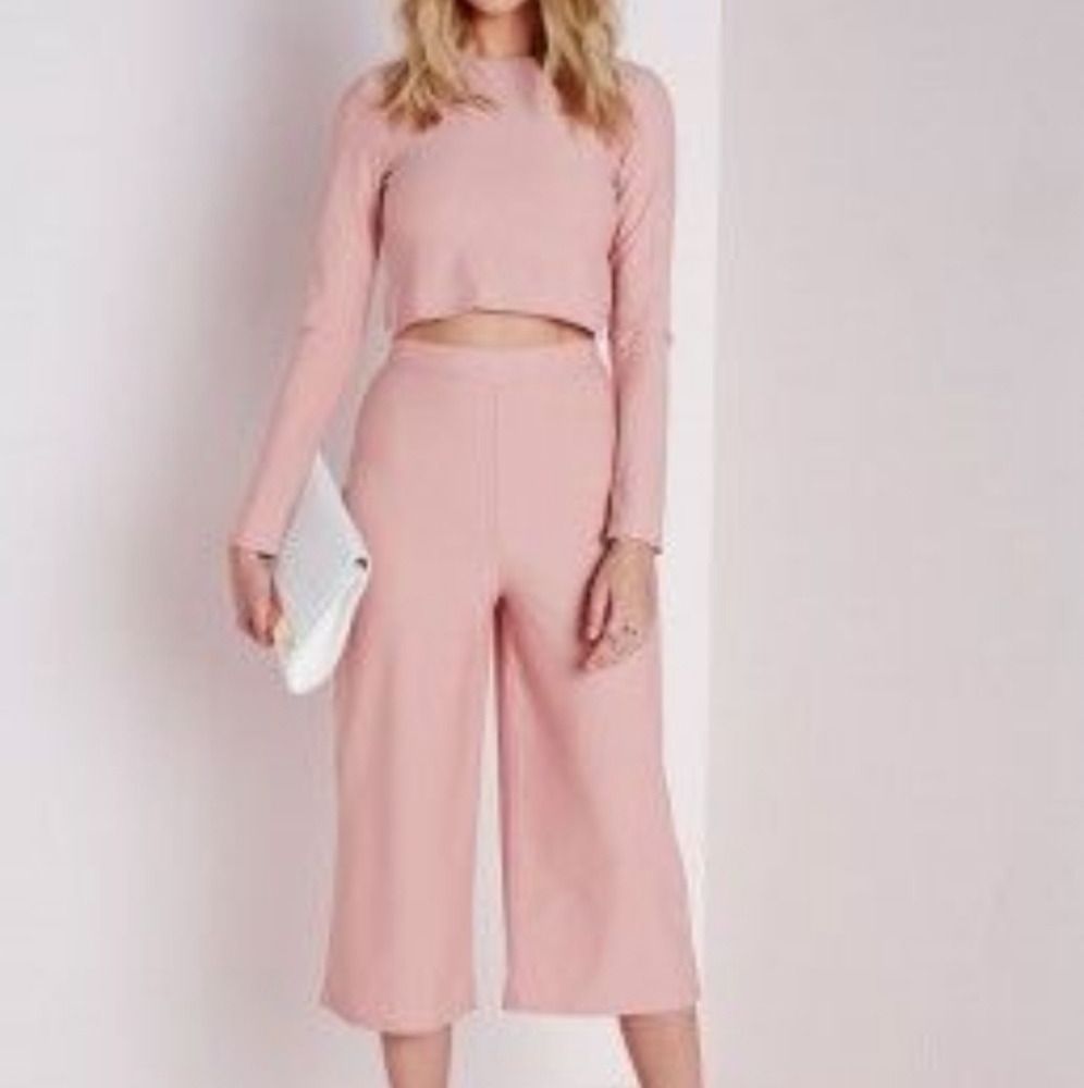 Salmon Pink pull on Culotte Highrise/Wide Leg/pockets/European Fabric